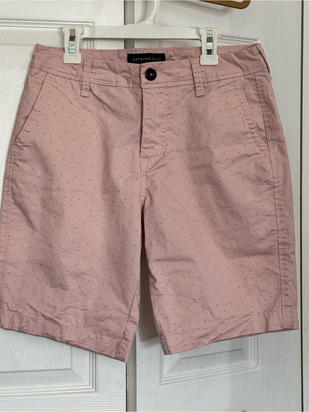 Aeropostale Men’s Light Pink Dot Flat Front Shorts